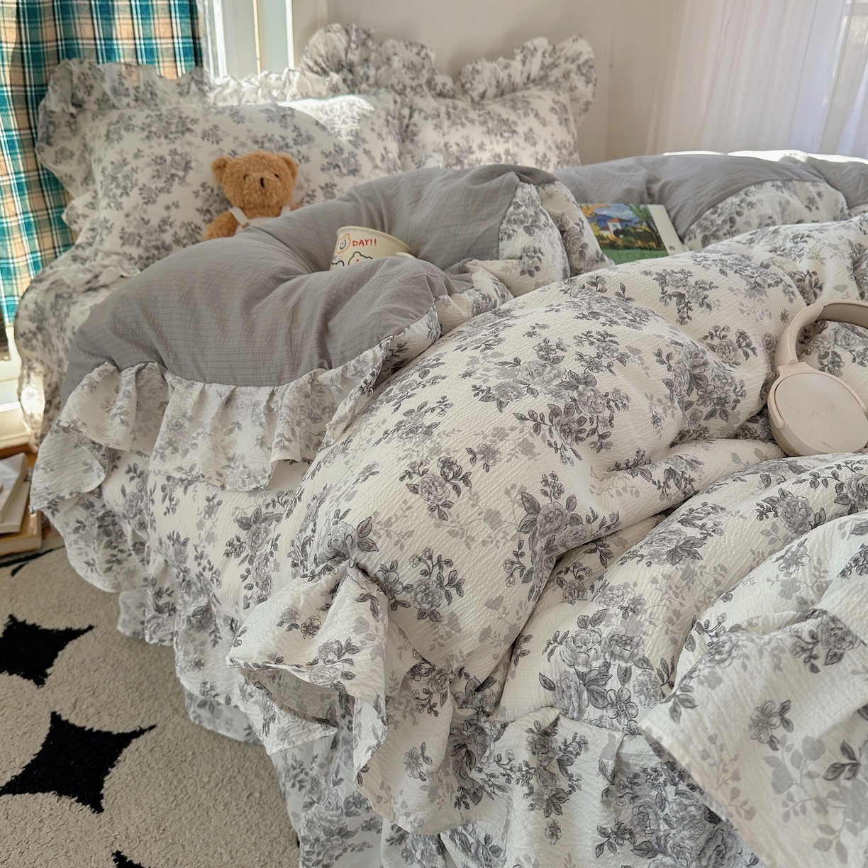 91家纺网 家纺一手货源 找家纺 摩妮卡 2026春夏新款韩版花边水洗棉泡泡纱床盖四件套 糯糯小花