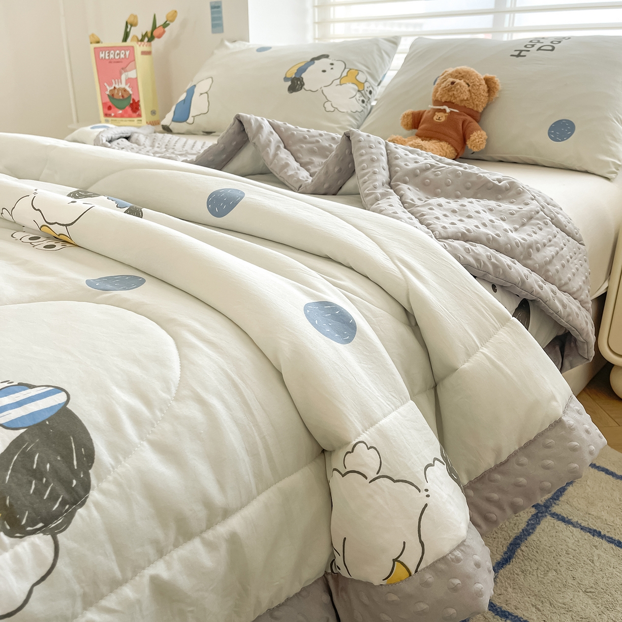 91家纺网 家纺一手货源 找家纺 悦织语 2026新款A类水洗棉双层纱豆豆被大豆夏凉被 帅气小狗