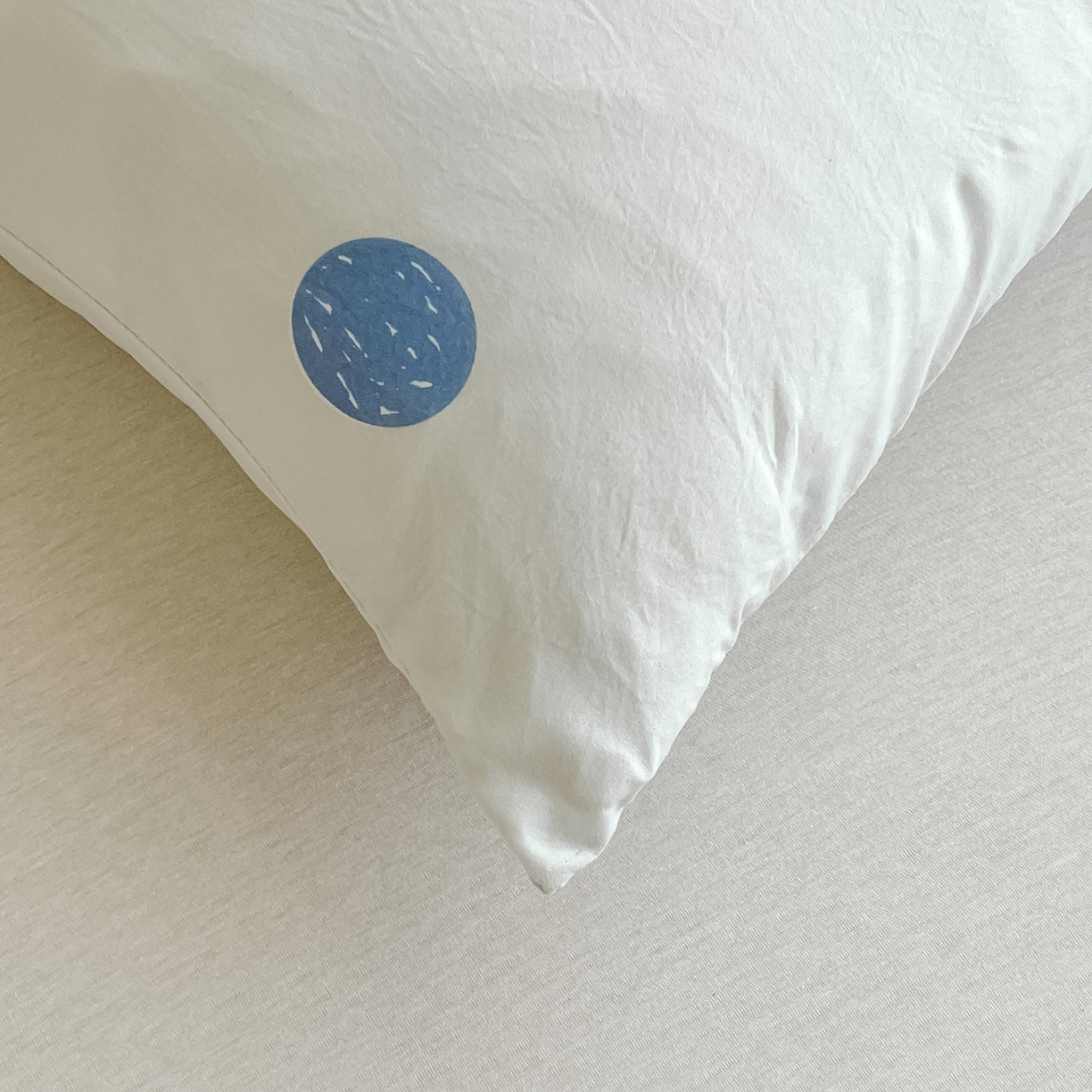 91家纺网 家纺一手货源 找家纺 悦织语 2026新款A类水洗棉双层纱豆豆被大豆夏凉被 帅气小狗