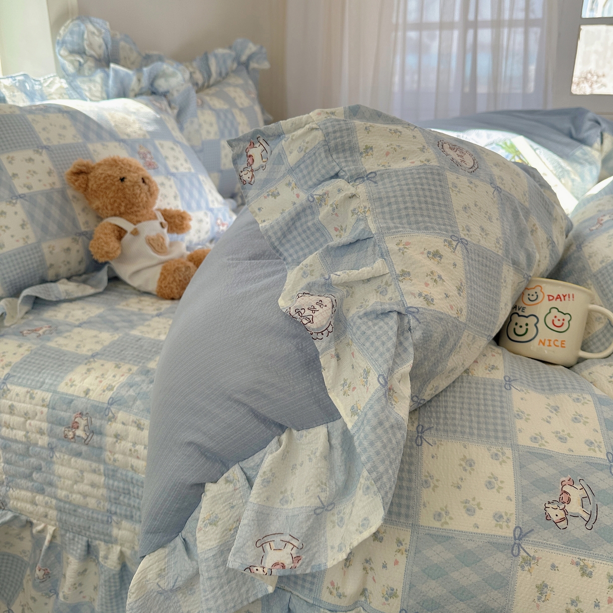 91家纺网 家纺一手货源 找家纺 摩妮卡 2026春夏新款韩版花边水洗棉泡泡纱床盖四件套 幸福加马