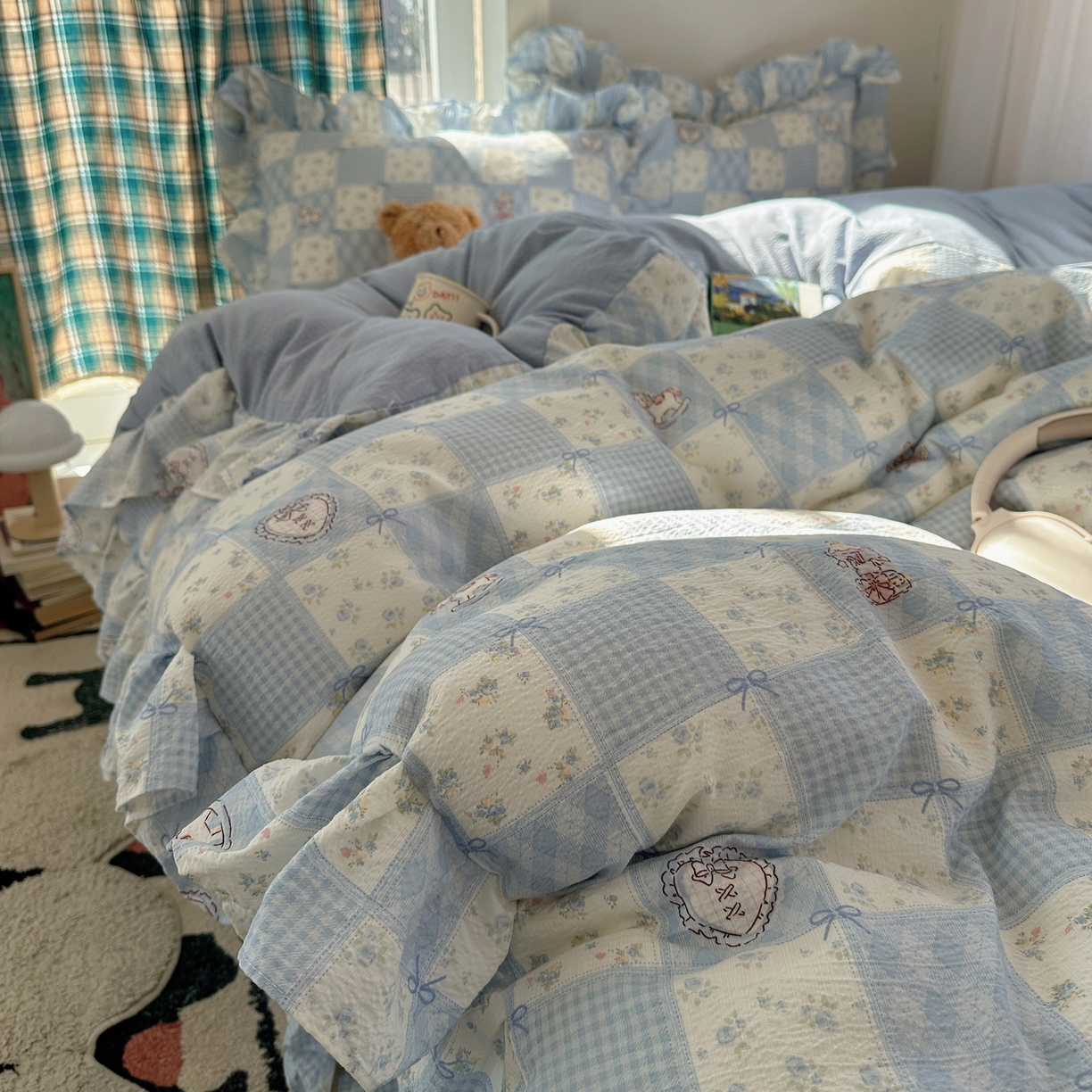 91家纺网 家纺一手货源 找家纺 摩妮卡 2026春夏新款韩版花边水洗棉泡泡纱床盖四件套 幸福加马