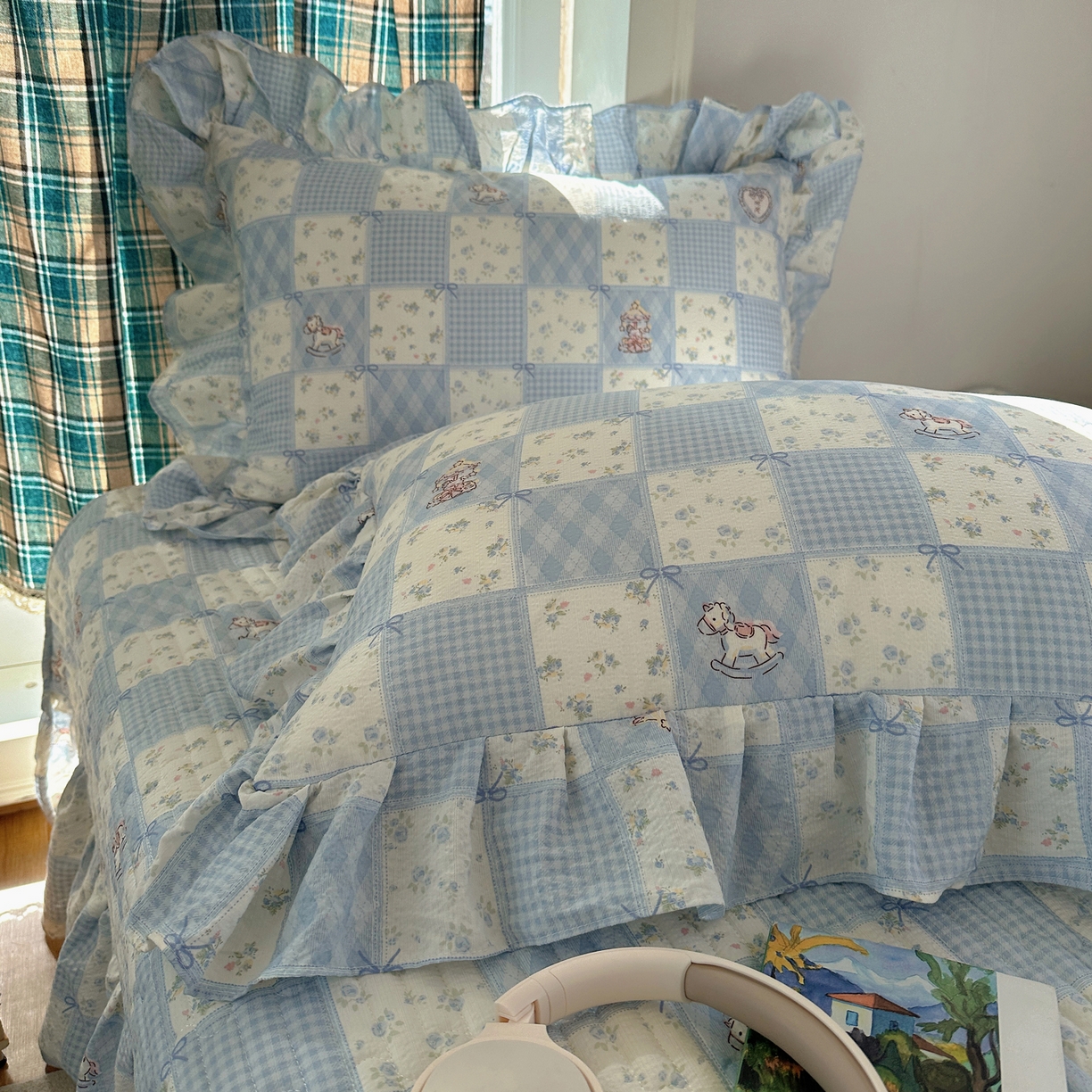 91家纺网 家纺一手货源 找家纺 摩妮卡 2026春夏新款韩版花边水洗棉泡泡纱床盖四件套 幸福加马