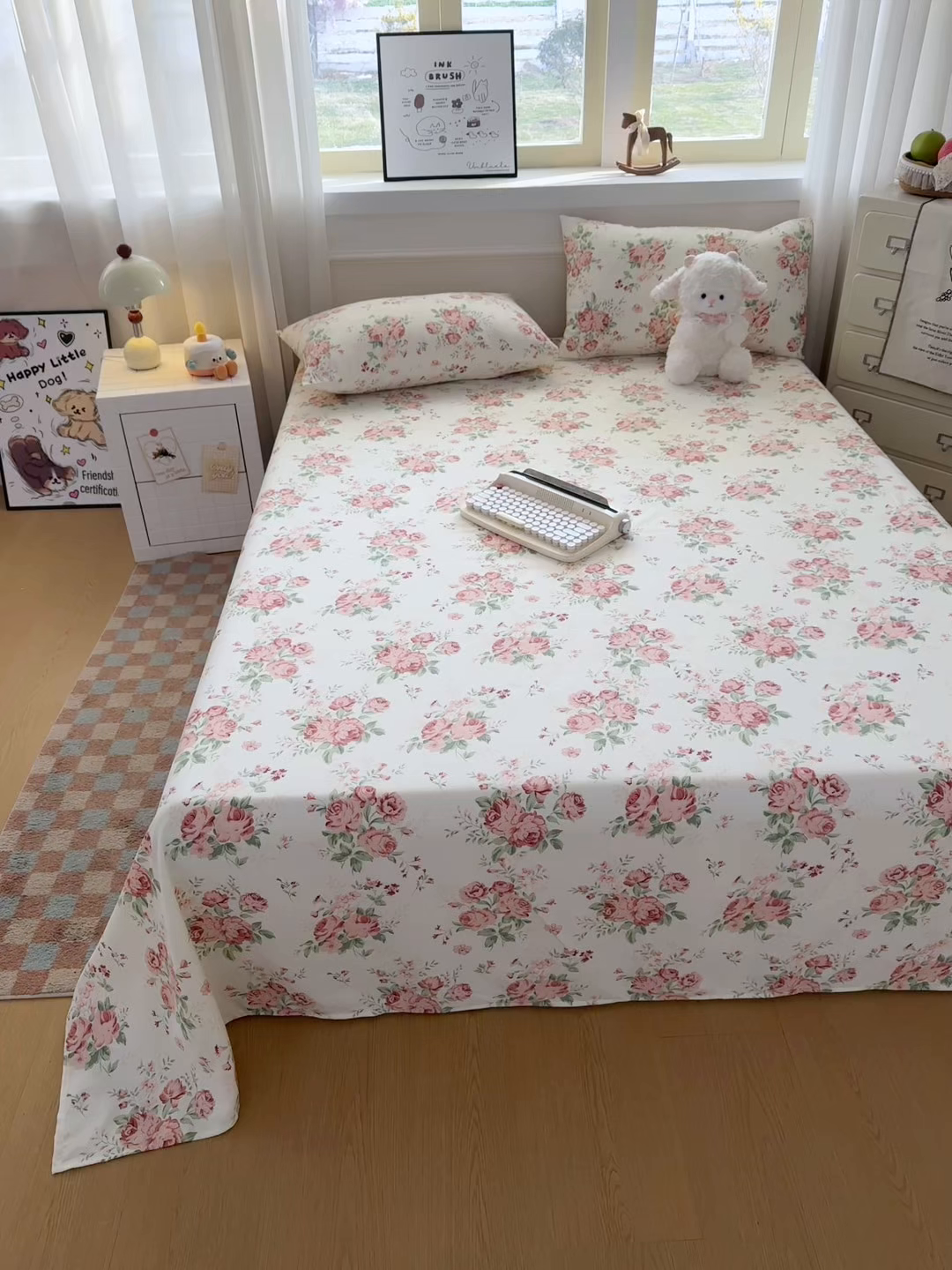 91家纺网 家纺一手货源 找家纺 爱彼家纺 2026新款细沙卡通原棉老粗布床单凉席床单三件套-新升级细沙 粉玫密语