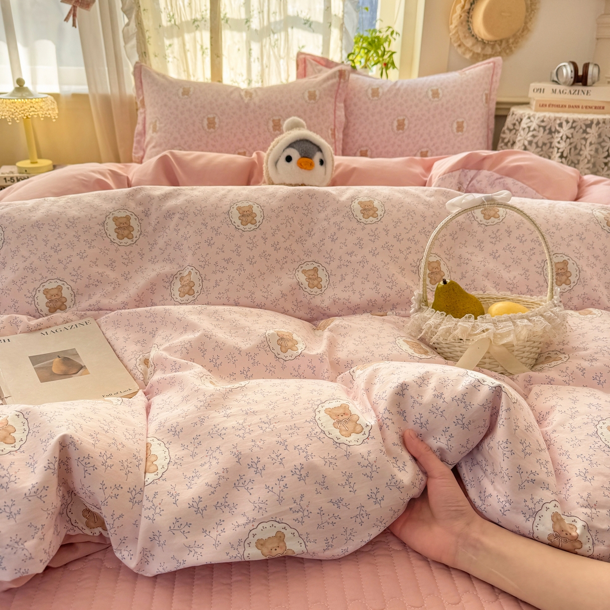 91家纺网 家纺一手货源 找家纺  富之航家纺 2026新款小清新床盖四件套 花园萌熊