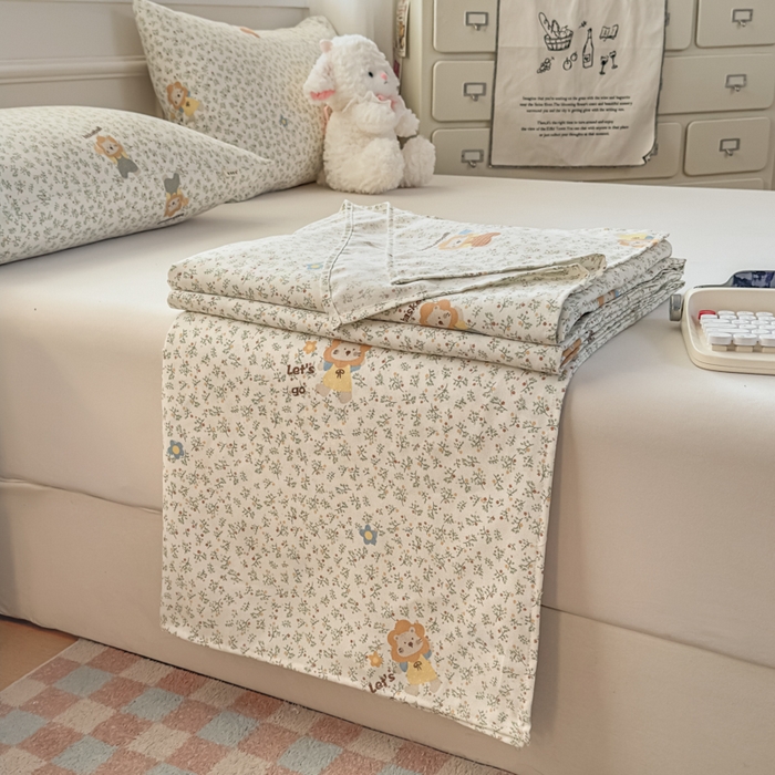 91家纺网 家纺一手货源 找家纺 爱彼家纺 2026新款细沙卡通原棉老粗布床单凉席床单三件套-新升级细沙 花田小狮