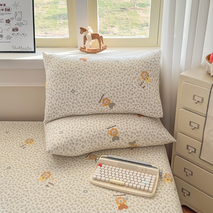 91家纺网 家纺一手货源 找家纺 爱彼家纺 2026新款细沙卡通原棉老粗布床单凉席床单三件套-新升级细沙 花田小狮