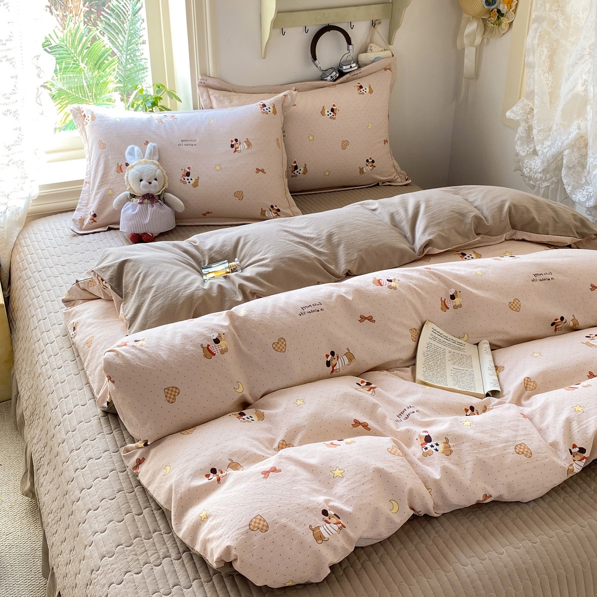 91家纺网 家纺一手货源 找家纺 富之航家纺 2026新款小清新床盖四件套 曲哆腊肠