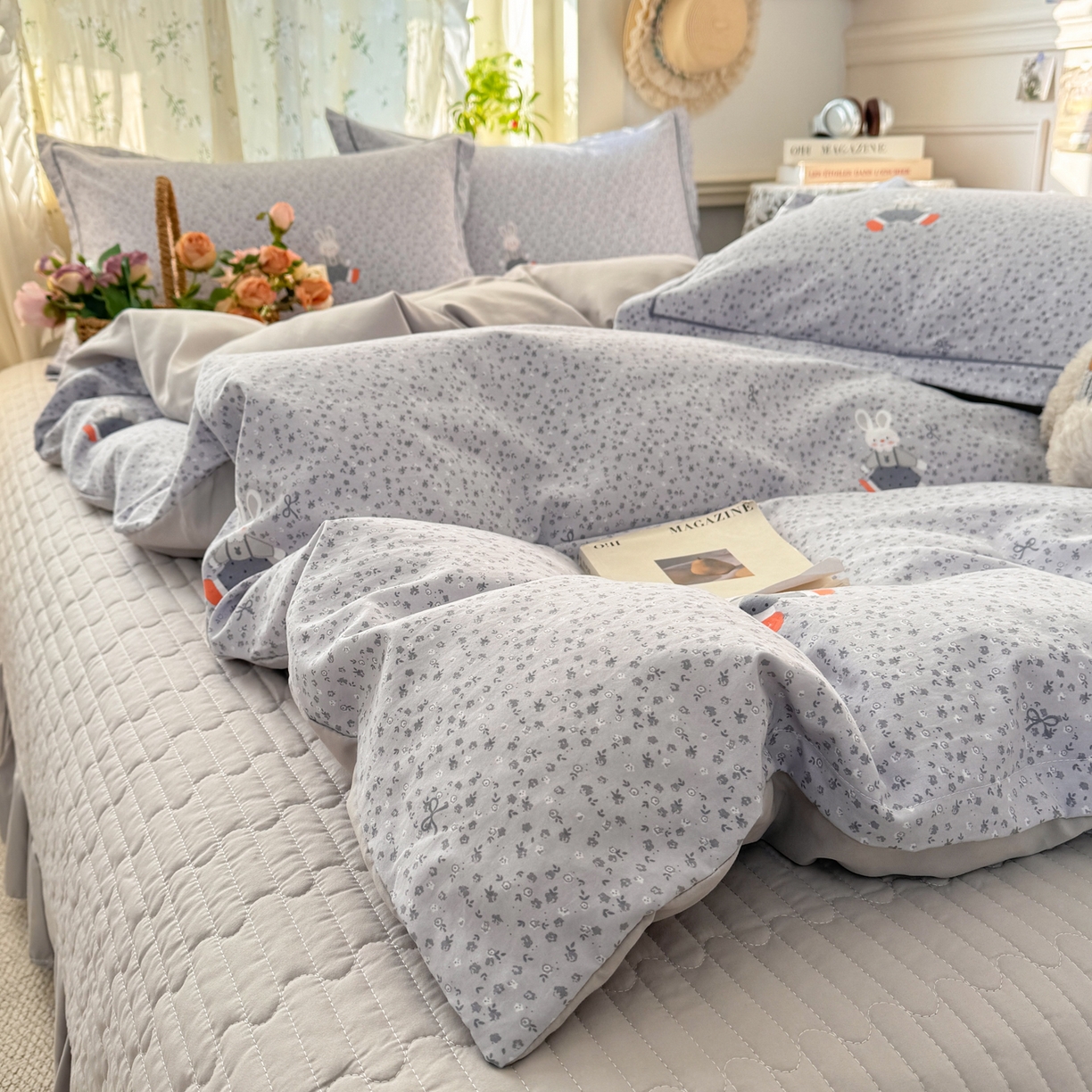 91家纺网 家纺一手货源 找家纺 富之航家纺 2026新款小清新床盖四件套 童年小兔