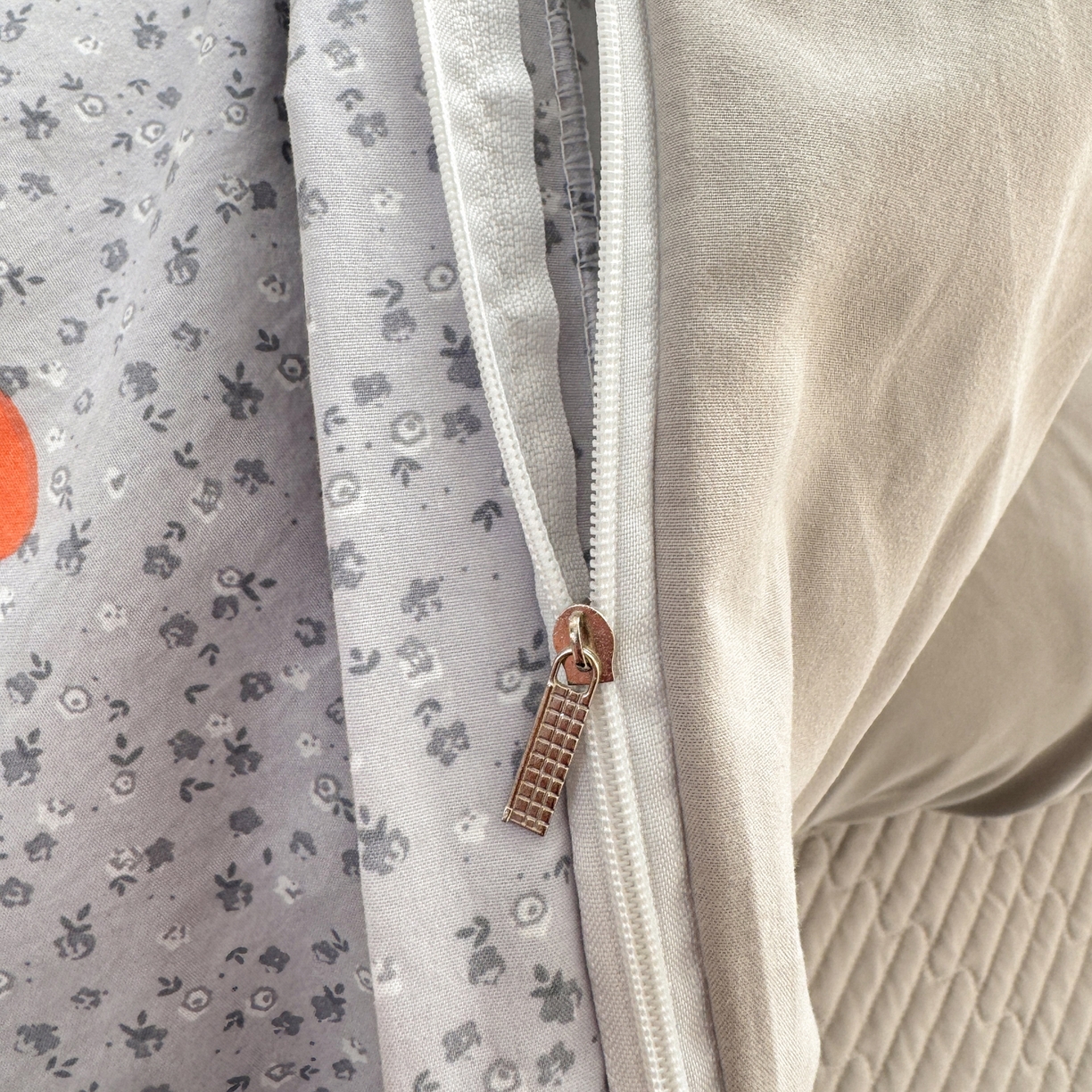 91家纺网 家纺一手货源 找家纺 富之航家纺 2026新款小清新床盖四件套 童年小兔