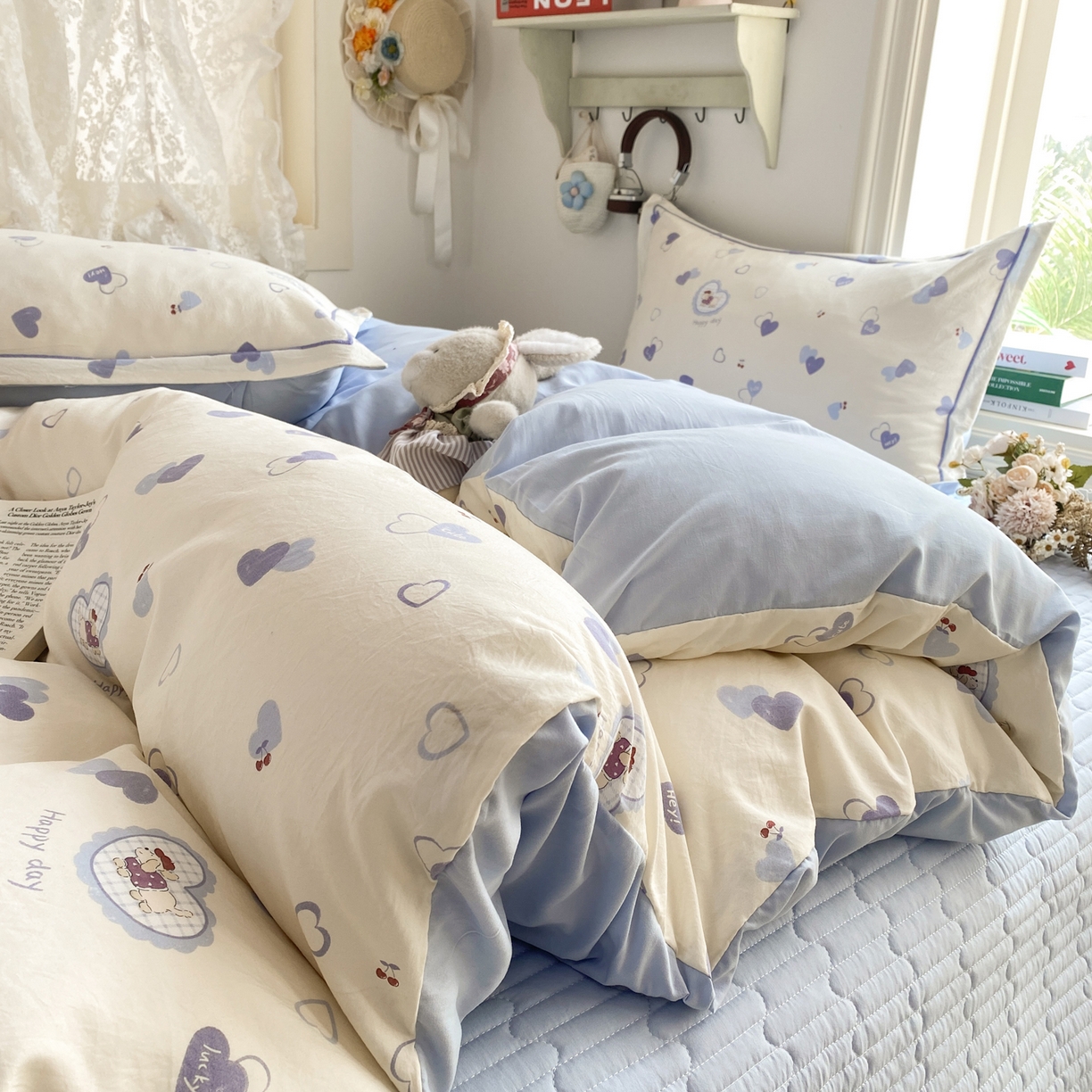 91家纺网 家纺一手货源 找家纺 富之航家纺 2026新款小清新床盖四件套 小狗日记