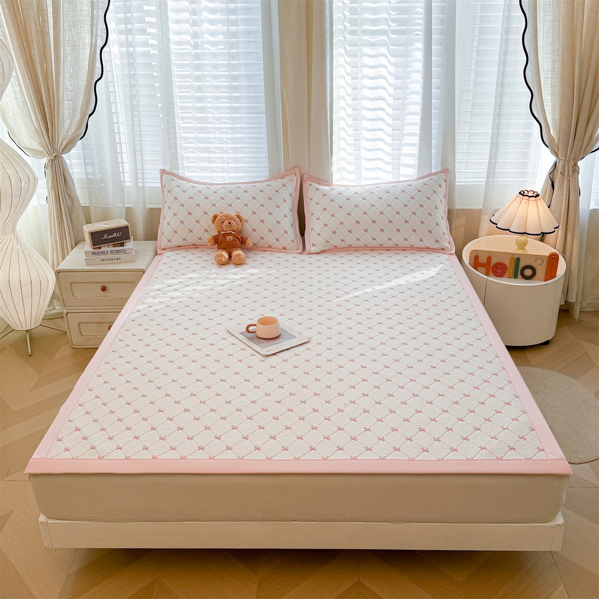 91家纺网 家纺一手货源 找家纺 恒爱家纺 2026新款A类凉感冰豆豆凉席系列三件套 一马当先-粉