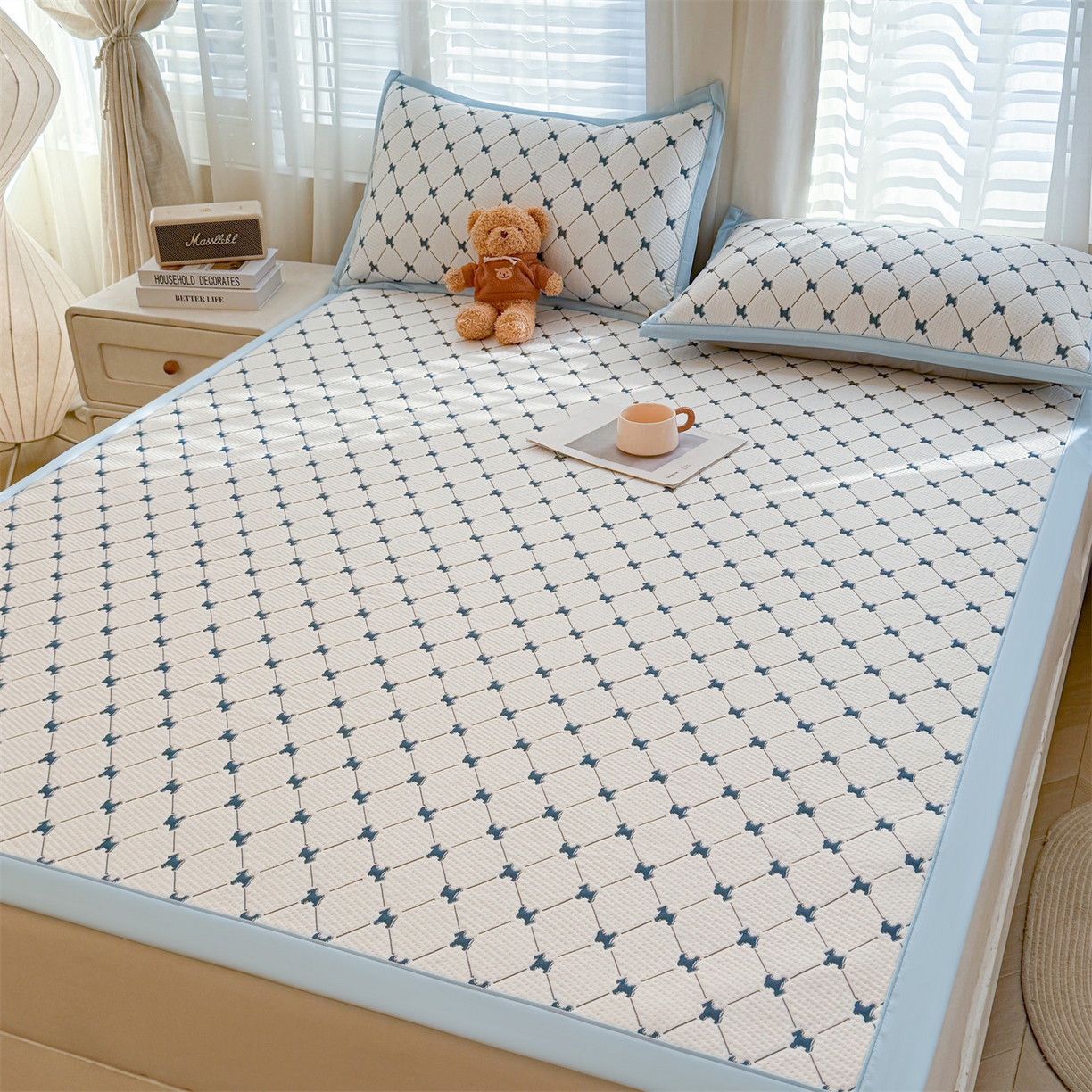 91家纺网 家纺一手货源 找家纺 恒爱家纺 2026新款A类凉感冰豆豆凉席系列三件套 一马当先-蓝