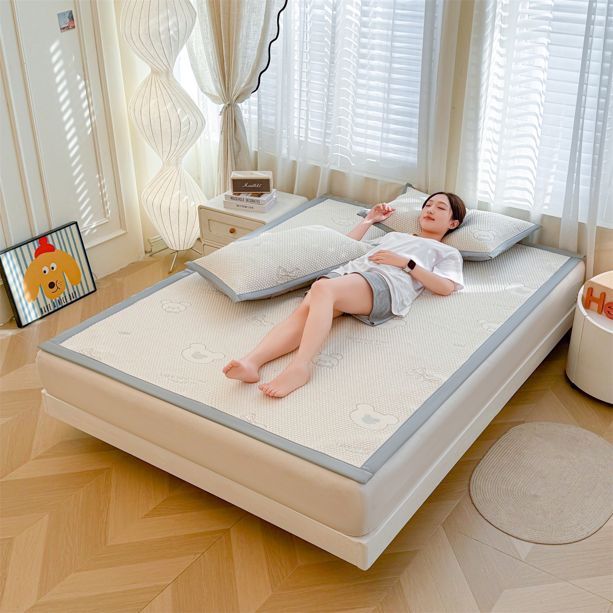 91家纺网 家纺一手货源 找家纺 恒爱家纺 2026新款A类凉感冰豆豆凉席系列三件套 轻松熊-灰