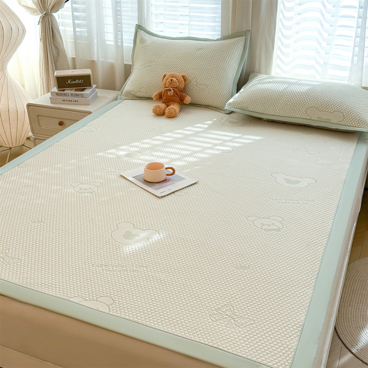 91家纺网 家纺一手货源 找家纺 恒爱家纺 2026新款A类凉感冰豆豆凉席系列三件套 轻松熊-绿