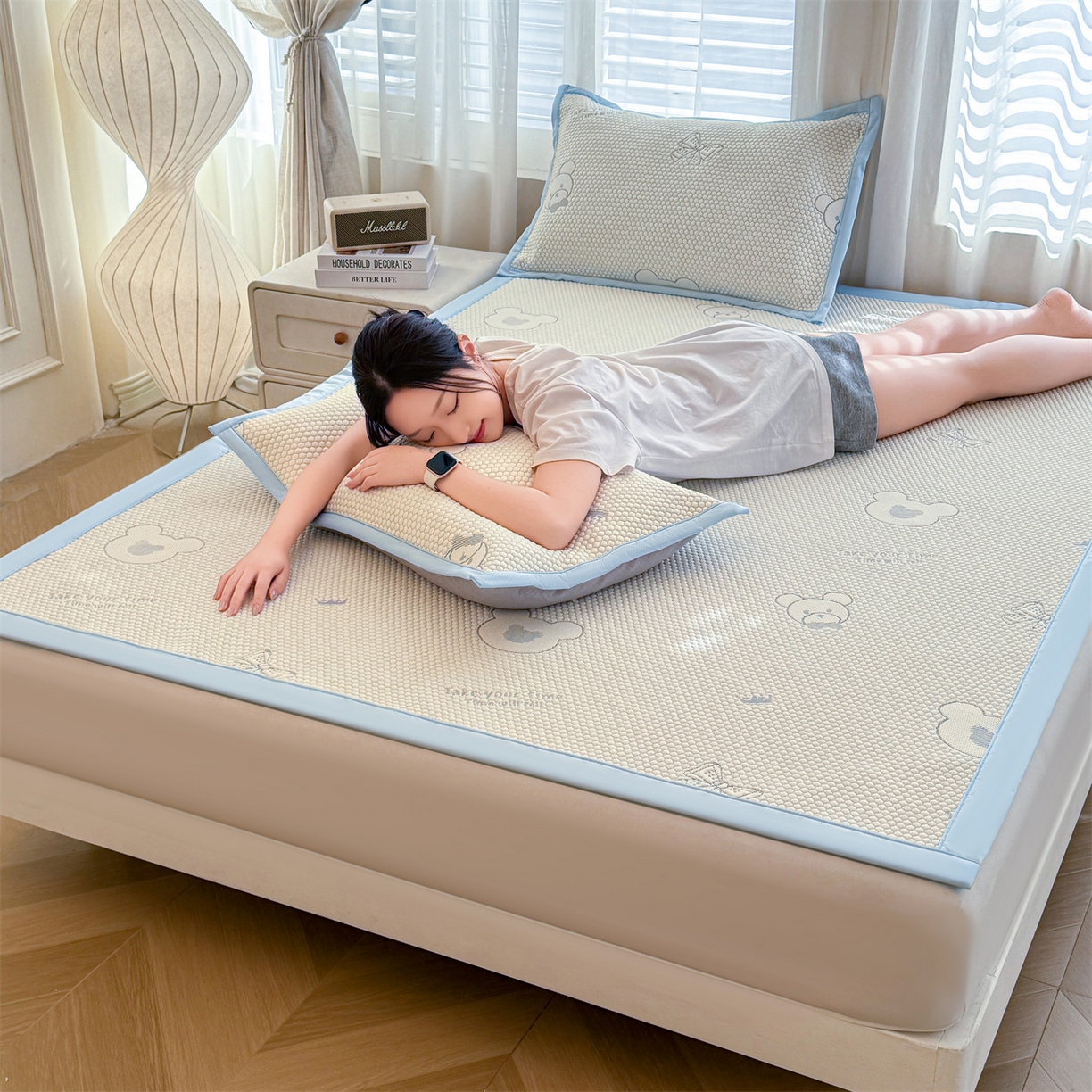 91家纺网 家纺一手货源 找家纺 恒爱家纺 2026新款A类凉感冰豆豆凉席系列三件套 轻松熊-蓝