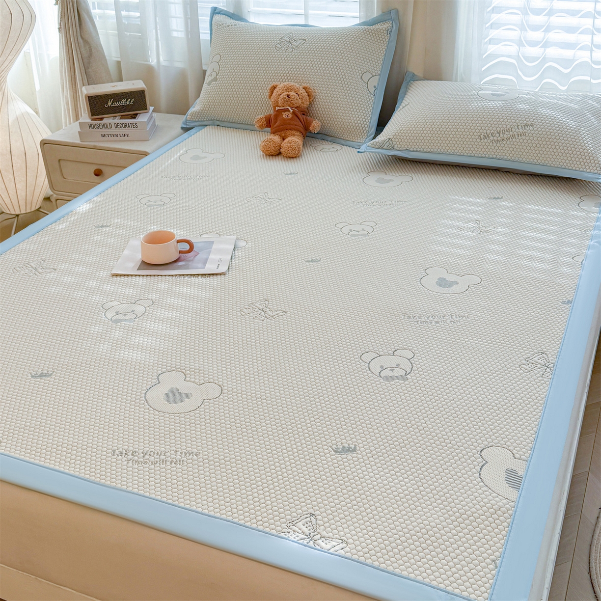 91家纺网 家纺一手货源 找家纺 恒爱家纺 2026新款A类凉感冰豆豆凉席系列三件套 轻松熊-蓝