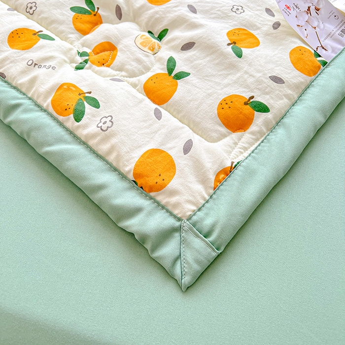 91家纺网 家纺一手货源 找家纺 2026新款A类新疆棉花夏凉被加宽包边水洗棉卡通印花吸湿透气棉花夏被空调被 凌香 桔子