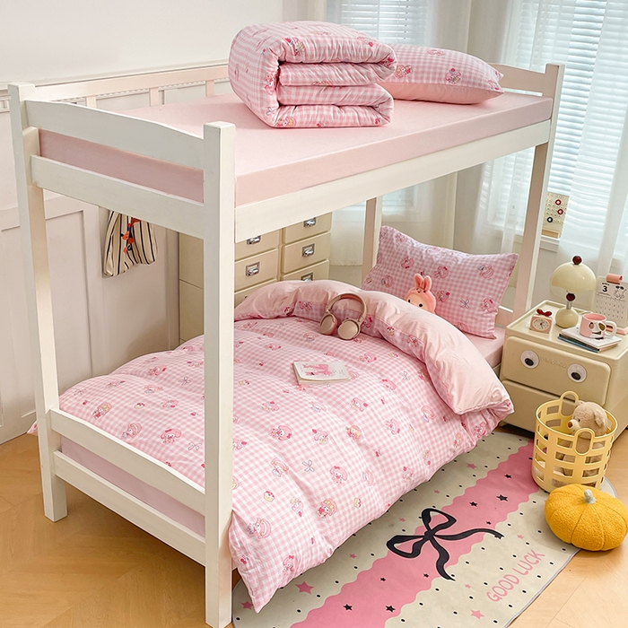 91家纺网 家纺一手货源 找家纺 （总）梦卓家纺 2026新款学生季超柔水洗棉印花卡通宿舍上下铺三件套