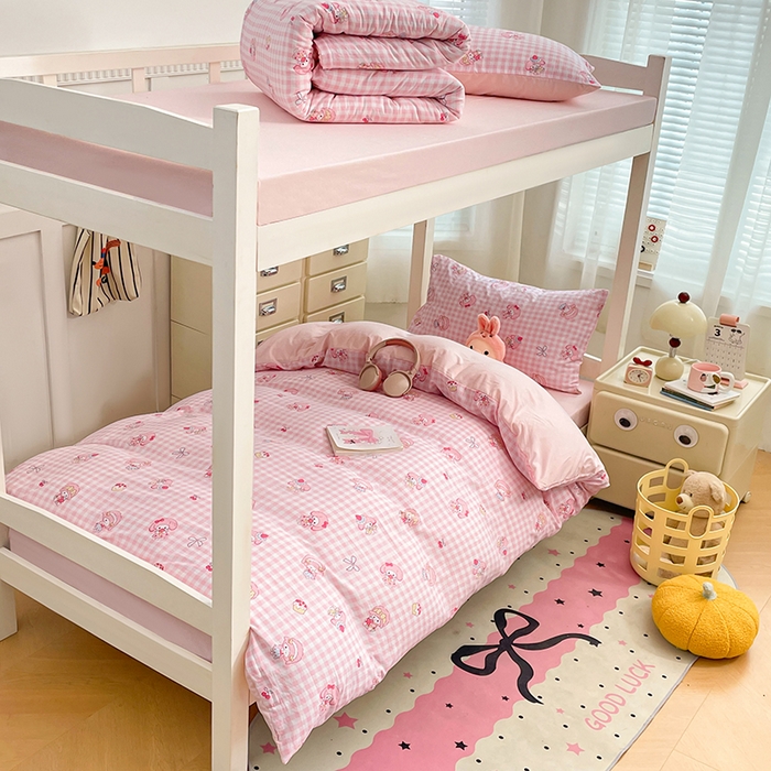 91家纺网 家纺一手货源 找家纺 （总）梦卓家纺 2026新款学生季超柔水洗棉印花卡通宿舍上下铺三件套