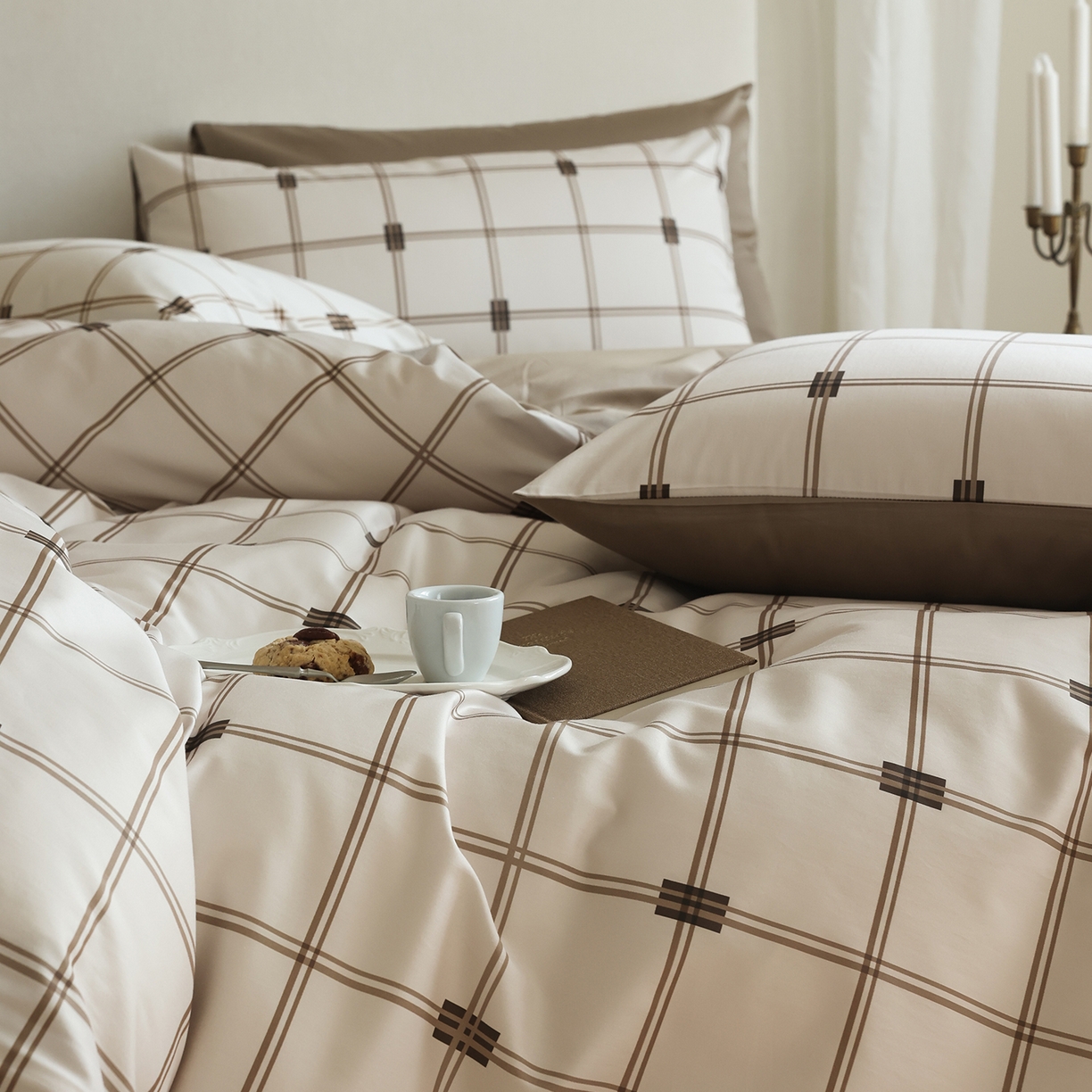 91家纺网 家纺一手货源 找家纺 ONE TWO ONE 121 【提供买家秀】【会员-20】【控价商品】【专版花型】2026新款100s长绒棉纯棉全棉床上用品数码印花四件套 罗曼格纹-金