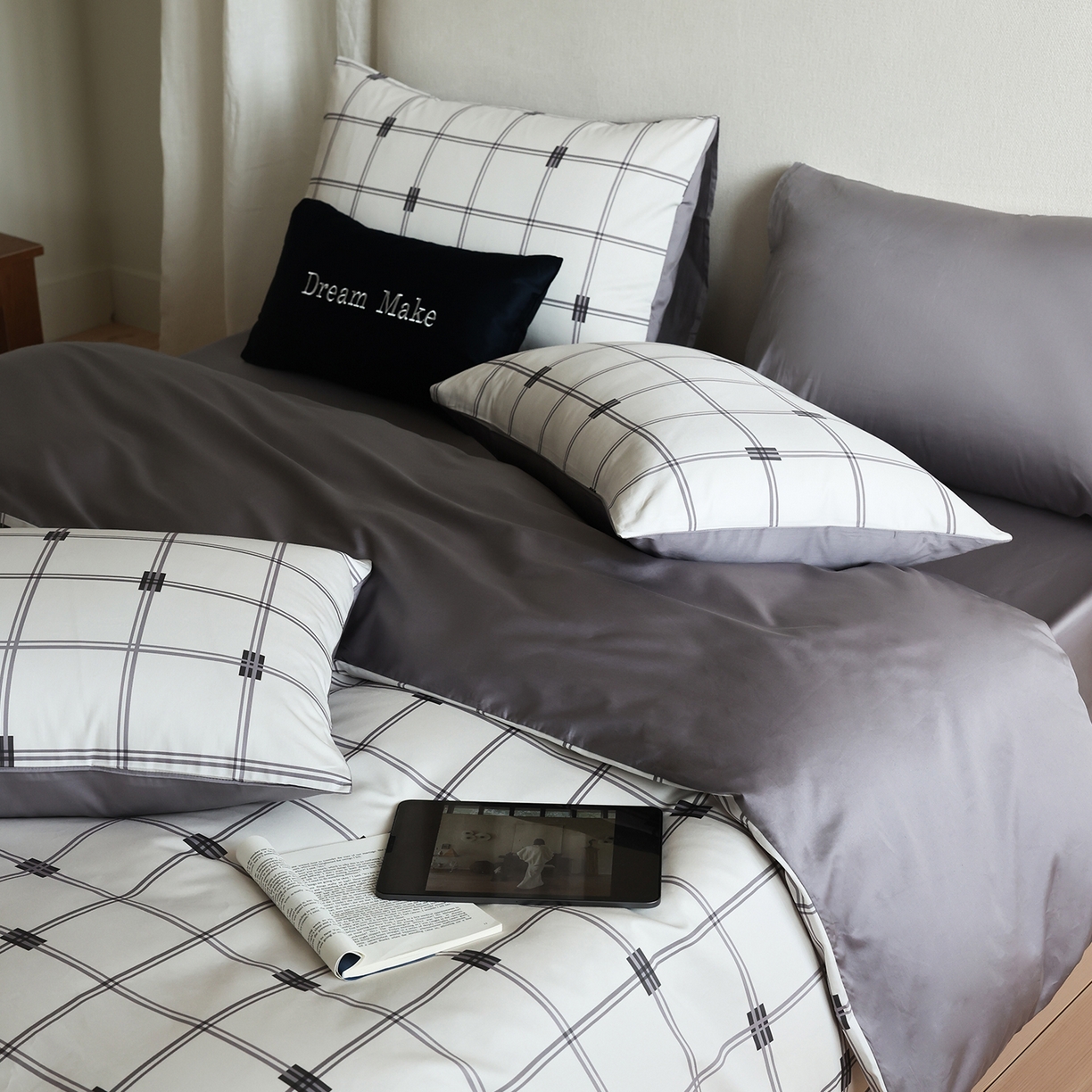 91家纺网 家纺一手货源 找家纺 ONE TWO ONE 121 【提供买家秀】【会员-20】【控价商品】【专版花型】2026新款100s长绒棉纯棉全棉床上用品数码印花四件套 罗曼格纹-灰