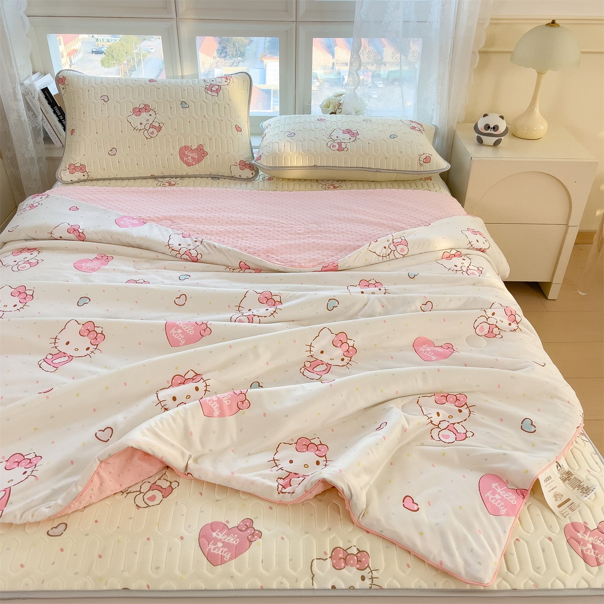 91家纺网 家纺一手货源 找家纺 兄弟坊 2026新款A类正版授权卡通针织棉凉感豆豆夏被 夏凉被 乖乖凯蒂