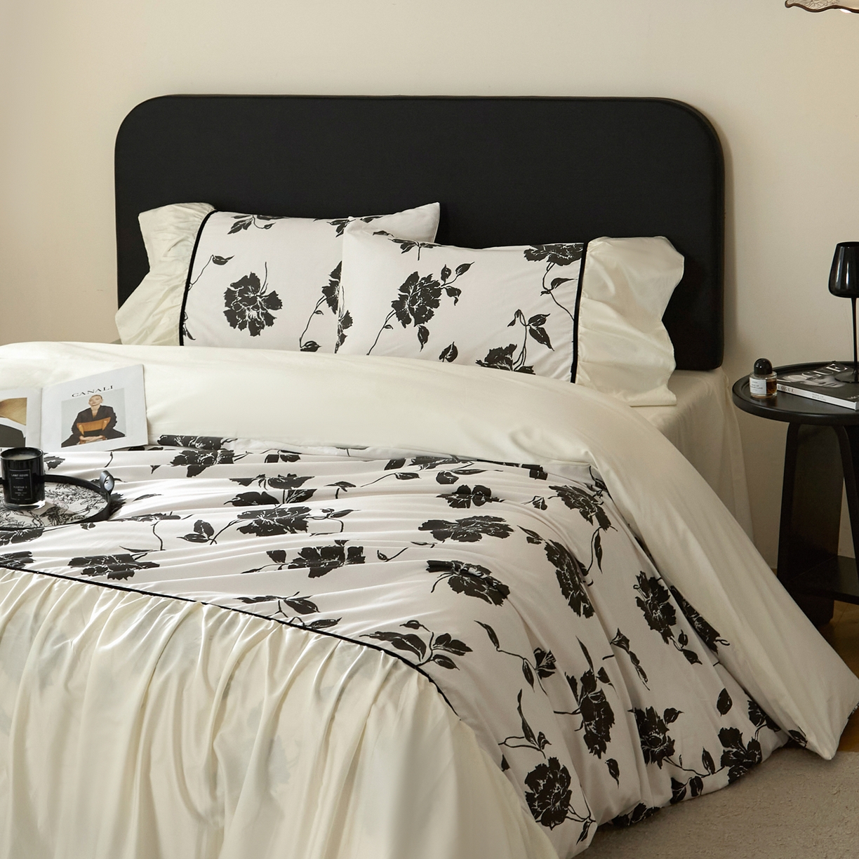 91家纺网 家纺一手货源 找家纺 （总）ONE TWO ONE 121 2025新款100S长绒棉贡缎数码印花四件套-素笺花影【提供买家秀】 【会员-20】 平台控价券后不得低于368/388元