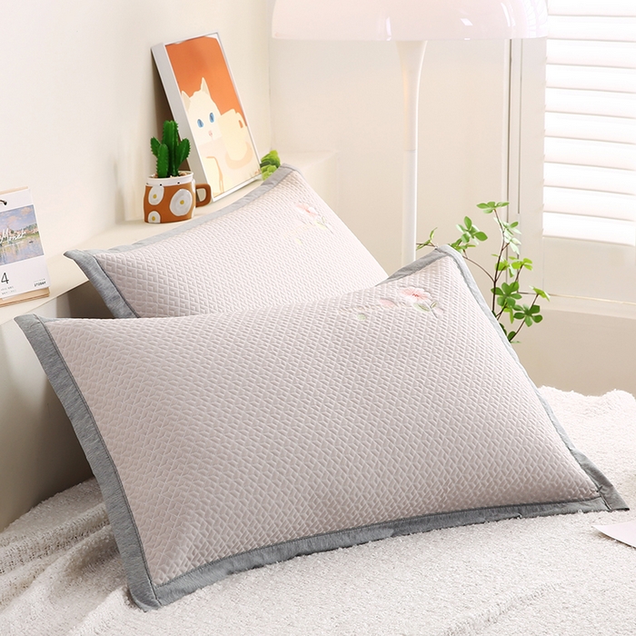 91家纺网 家纺一手货源 找家纺 （总）小牛席业 2026新款鲜花刺绣冷感豆豆枕套单枕套枕套单件