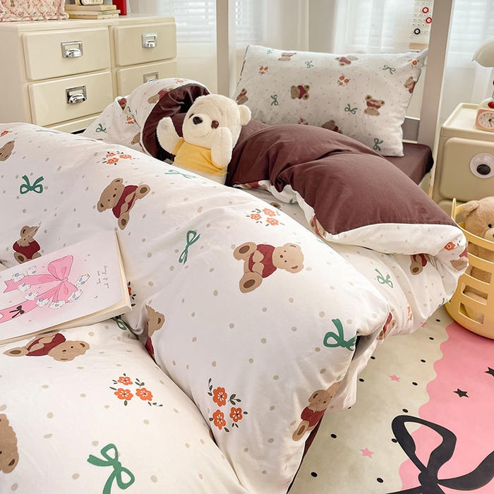 91家纺网 家纺一手货源 找家纺 梦卓家纺 2026新款学生季超柔水洗棉印花卡通宿舍上下铺三件套 韩国小熊