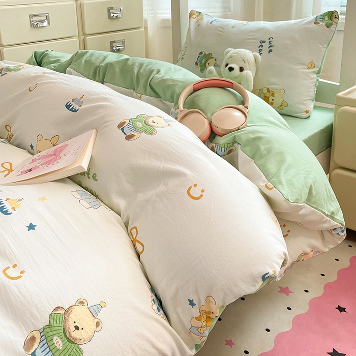 91家纺网 家纺一手货源 找家纺 梦卓家纺 2026新款学生季超柔水洗棉印花卡通宿舍上下铺三件套 黄油小奶熊