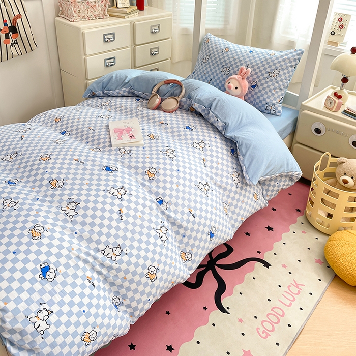 91家纺网 家纺一手货源 找家纺 梦卓家纺 2026新款学生季超柔水洗棉印花卡通宿舍上下铺三件套 蓝格汪