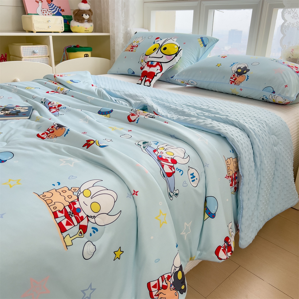 91家纺网 家纺一手货源 找家纺 兄弟坊 2026新款A类正版授权卡通针织棉凉感豆豆夏被 夏凉被 奥特沙滩