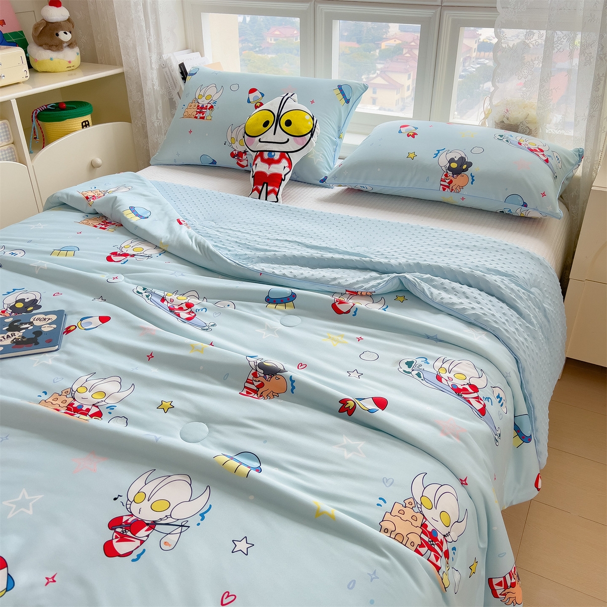 91家纺网 家纺一手货源 找家纺 兄弟坊 2026新款A类正版授权卡通针织棉凉感豆豆夏被 夏凉被 奥特沙滩