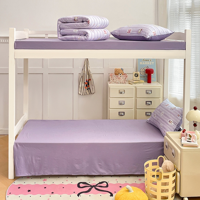 91家纺网 家纺一手货源 找家纺 梦卓家纺 2026新款学生季超柔水洗棉印花卡通宿舍上下铺三件套 珍珠小熊