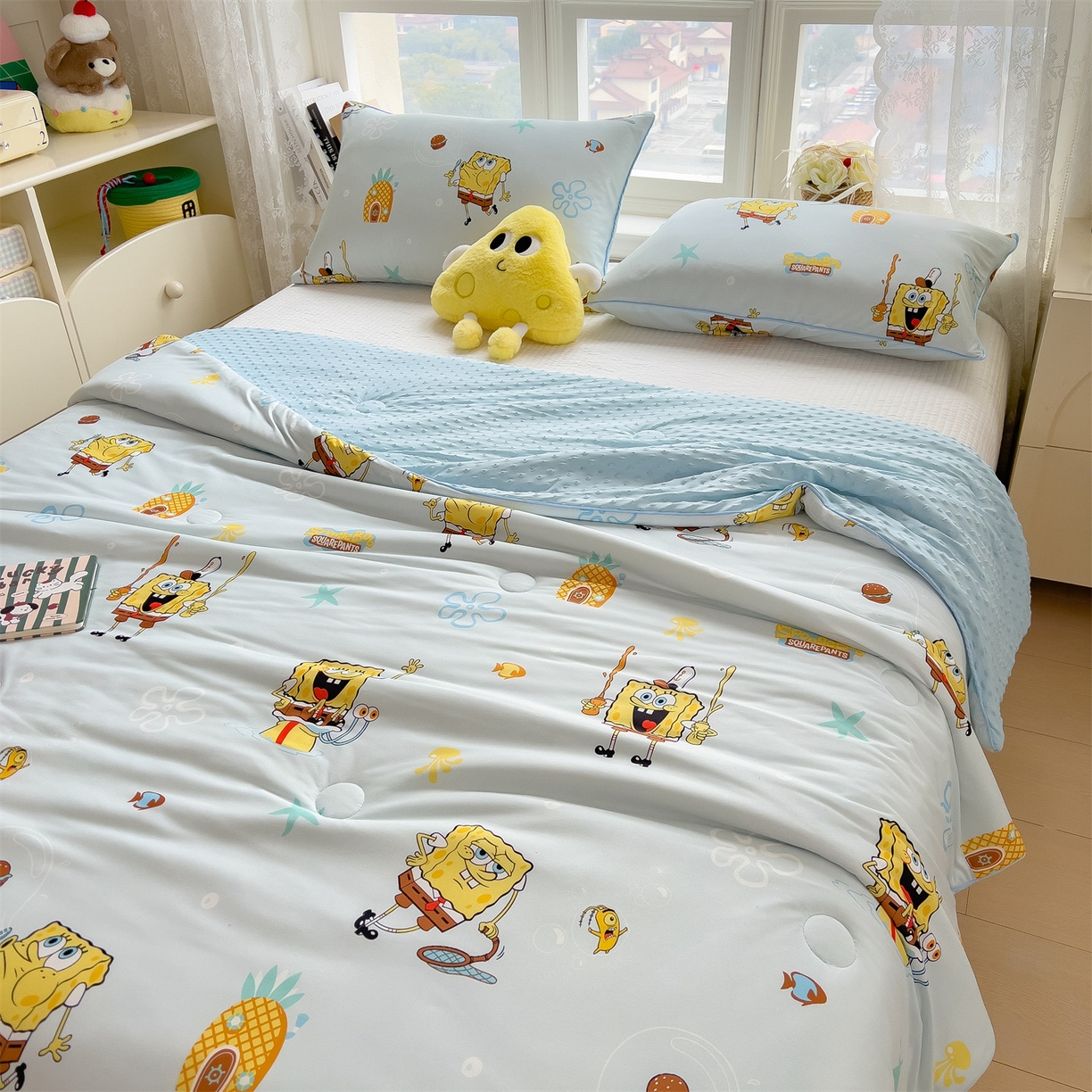 91家纺网 家纺一手货源 找家纺 兄弟坊 2026新款A类正版授权卡通针织棉凉感豆豆夏被 夏凉被 海绵世界