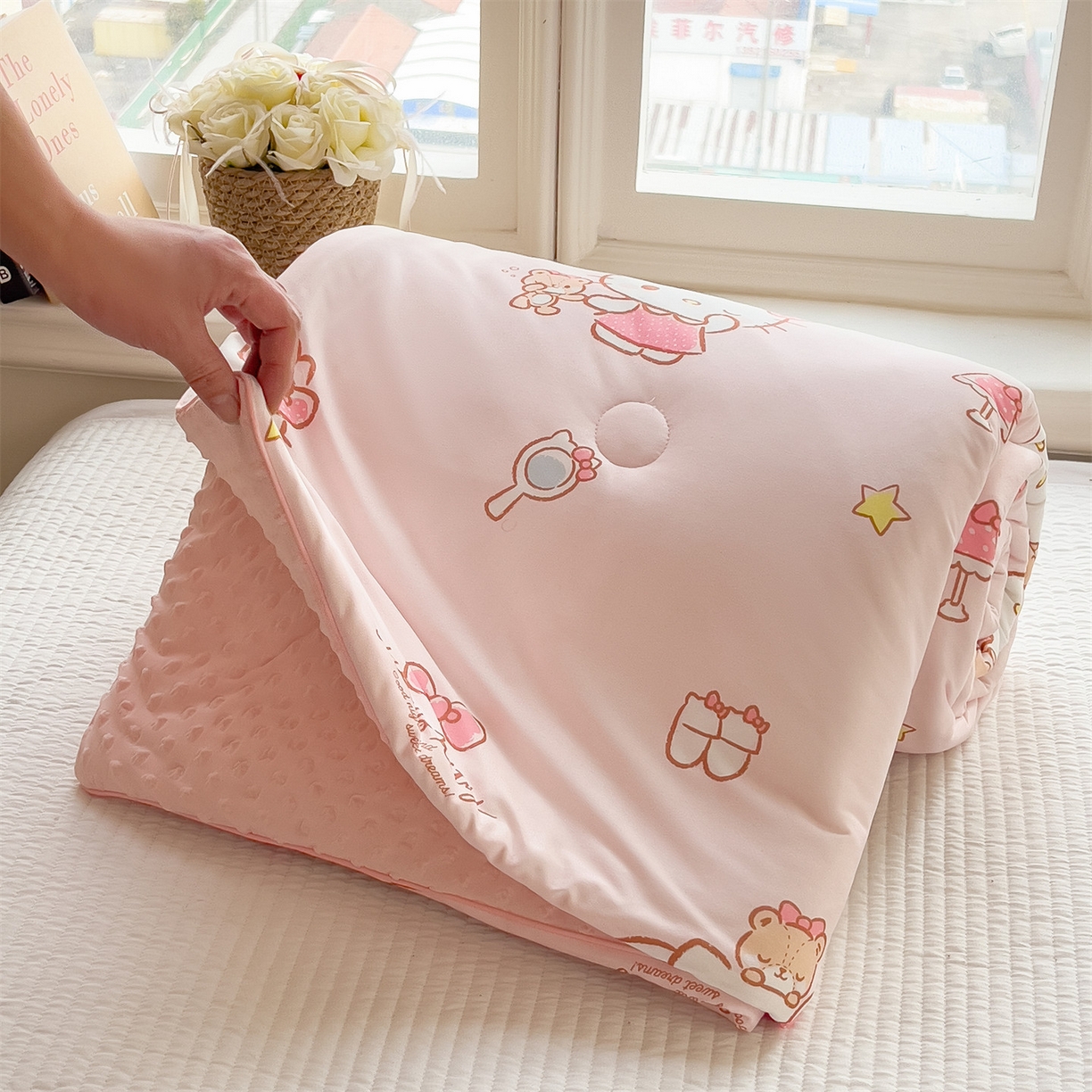 91家纺网 家纺一手货源 找家纺 兄弟坊 2026新款A类正版授权卡通针织棉凉感豆豆夏被 夏凉被 凯蒂小猫