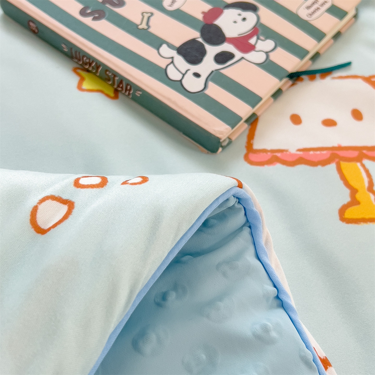 91家纺网 家纺一手货源 找家纺 兄弟坊 2026新款A类正版授权卡通针织棉凉感豆豆夏被 夏凉被 帕恰小狗