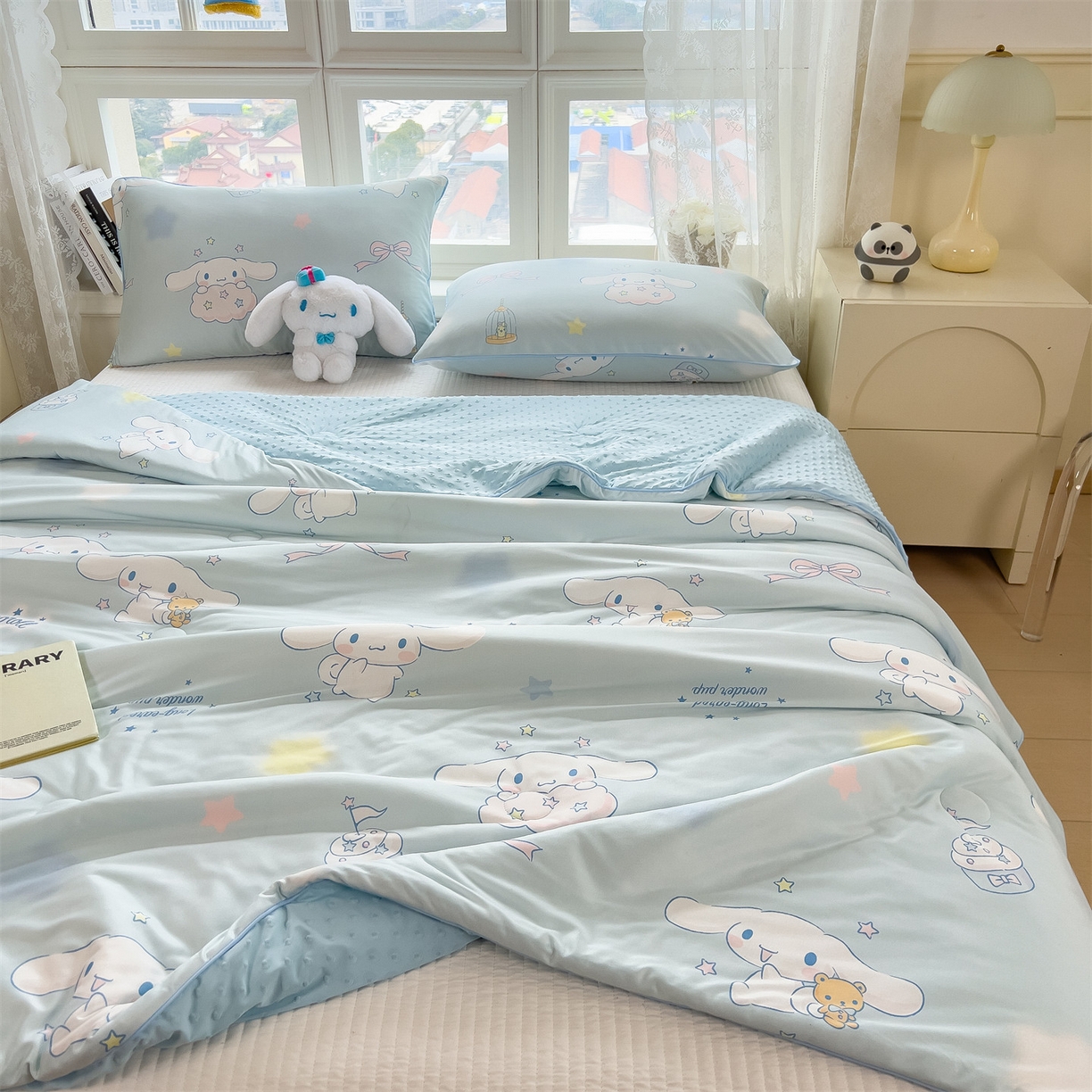 91家纺网 家纺一手货源 找家纺 兄弟坊 2026新款A类正版授权卡通针织棉凉感豆豆夏被 夏凉被 闪闪玉桂狗