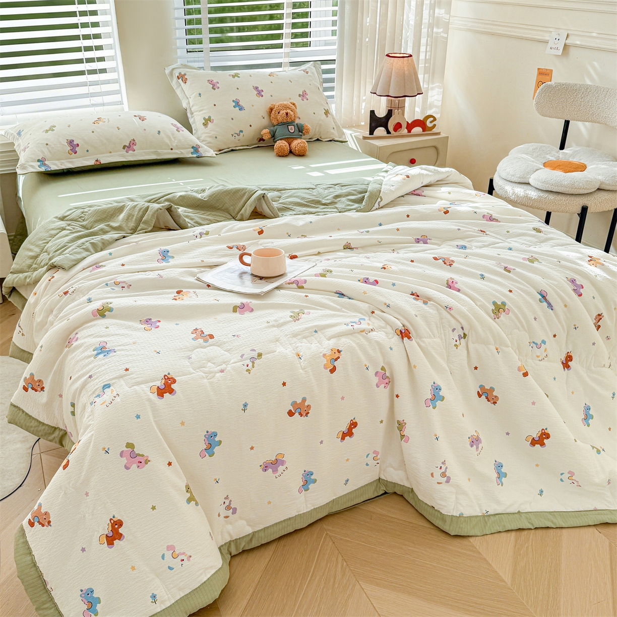 91家纺网 家纺一手货源 找家纺 （总）西域种棉人·千百笠 2026新款A类新疆棉花夏凉被加宽包边水洗棉卡通印花吸湿透气棉花夏被空调被