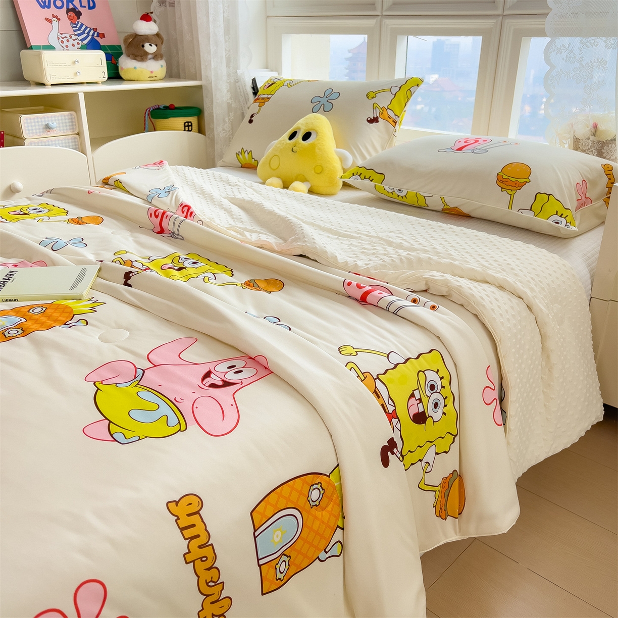 91家纺网 家纺一手货源 找家纺 兄弟坊 2026新款A类正版授权卡通乳胶凉席夏被四件套 海绵宝宝