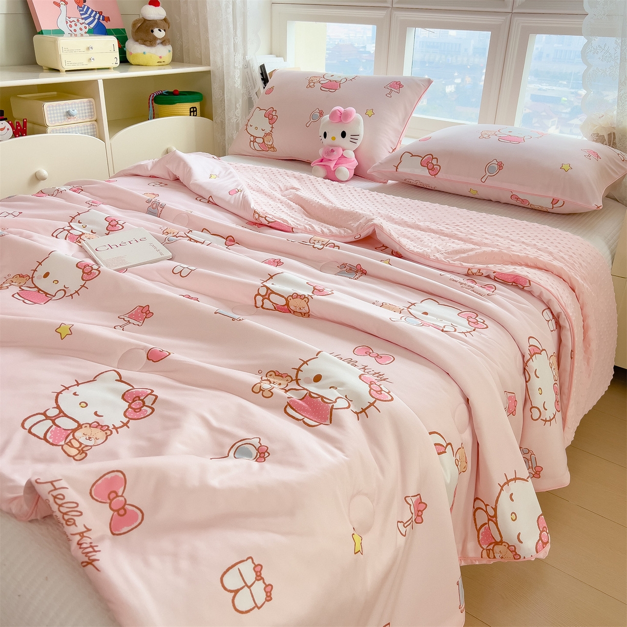 91家纺网 家纺一手货源 找家纺 兄弟坊 2026新款A类正版授权卡通乳胶凉席夏被四件套 凯蒂小猫