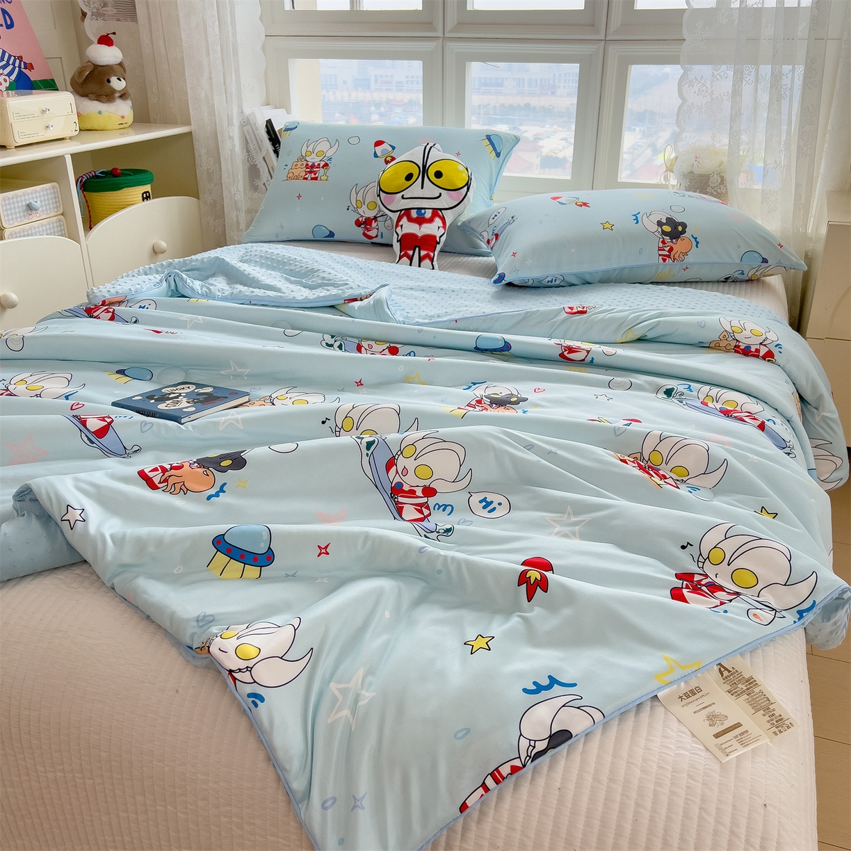 91家纺网 家纺一手货源 找家纺 兄弟坊 2026新款A类正版授权卡通乳胶凉席夏被四件套 奥特沙滩