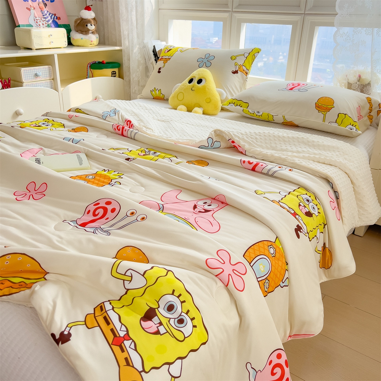 91家纺网 家纺一手货源 找家纺 兄弟坊 2026新款A类正版授权卡通乳胶凉席夏被四件套 海绵宝宝