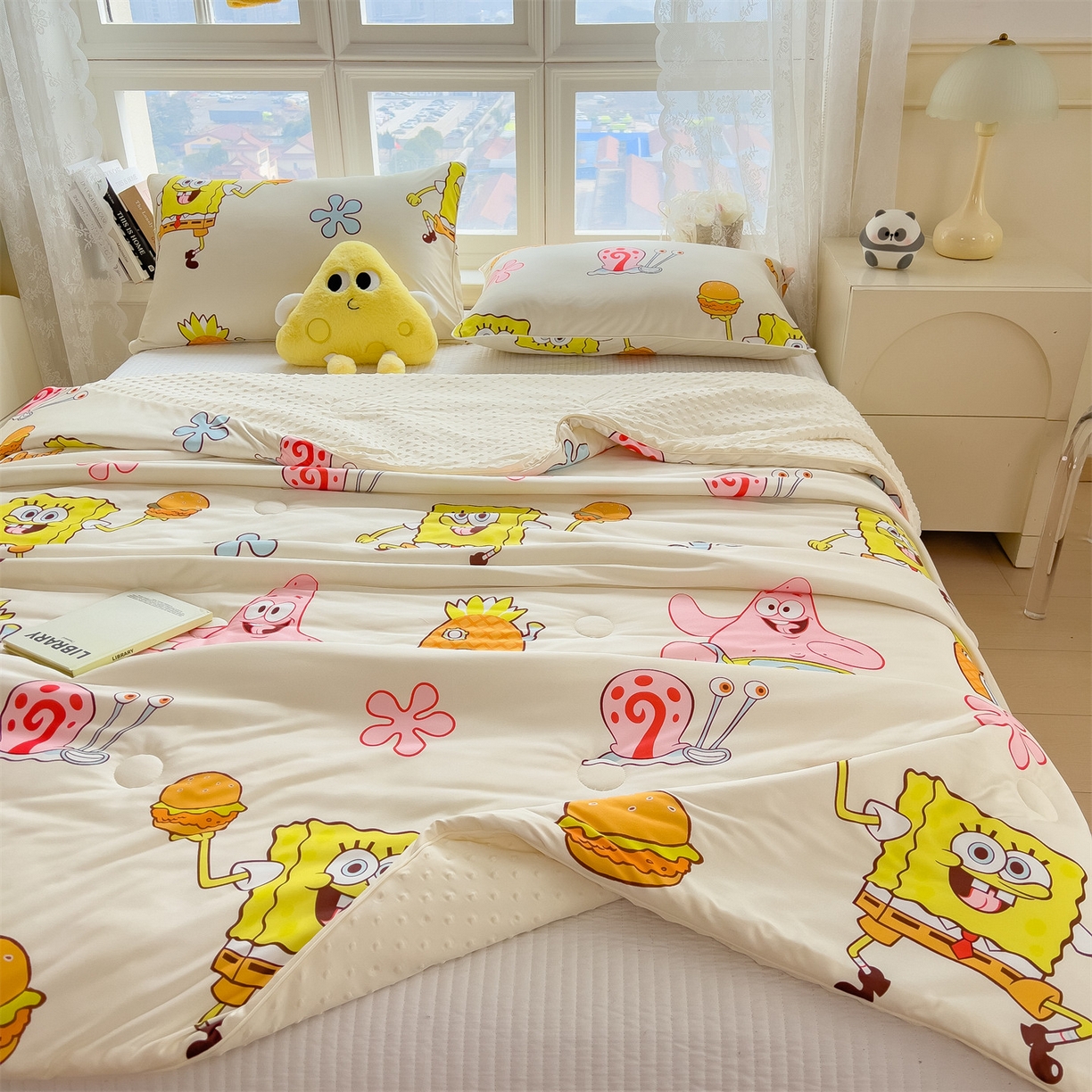 91家纺网 家纺一手货源 找家纺 兄弟坊 2026新款A类正版授权卡通乳胶凉席夏被四件套 海绵宝宝