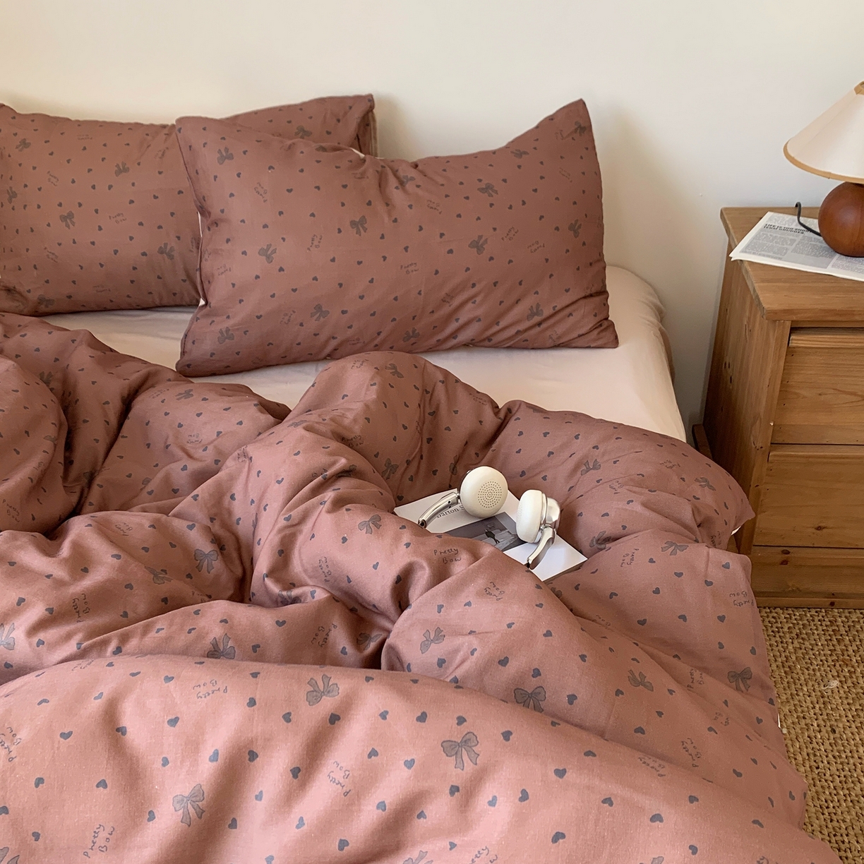 91家纺网 家纺一手货源 找家纺 桃喜 2026春夏新款全棉纯棉双层纱系列四件套 双层纱-咖色蝴蝶结