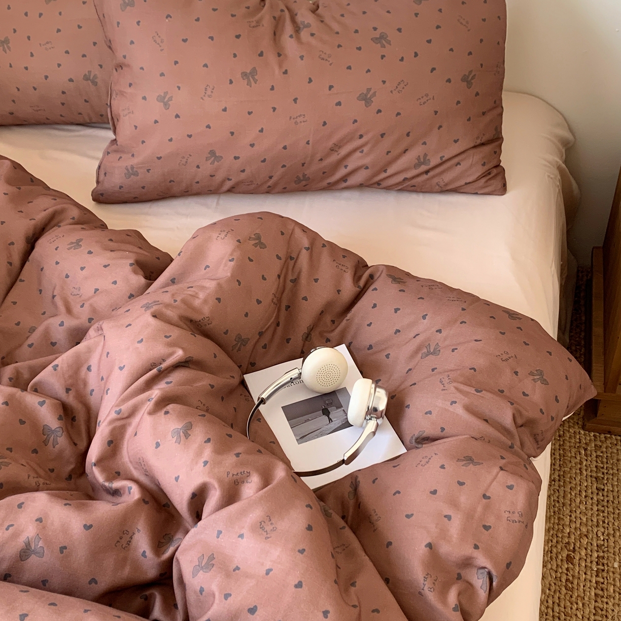 91家纺网 家纺一手货源 找家纺 桃喜 2026春夏新款全棉纯棉双层纱系列四件套 双层纱-咖色蝴蝶结