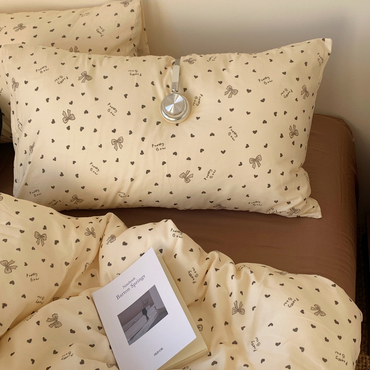 91家纺网 家纺一手货源 找家纺 桃喜 2026春夏新款全棉纯棉双层纱系列四件套 双层纱-米色蝴蝶结