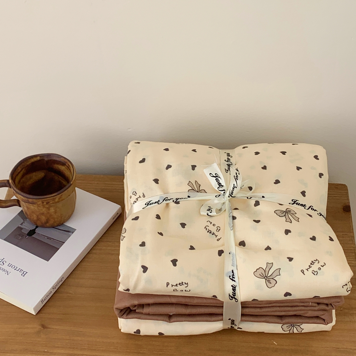 91家纺网 家纺一手货源 找家纺 桃喜 2026春夏新款全棉纯棉双层纱系列四件套 双层纱-米色蝴蝶结