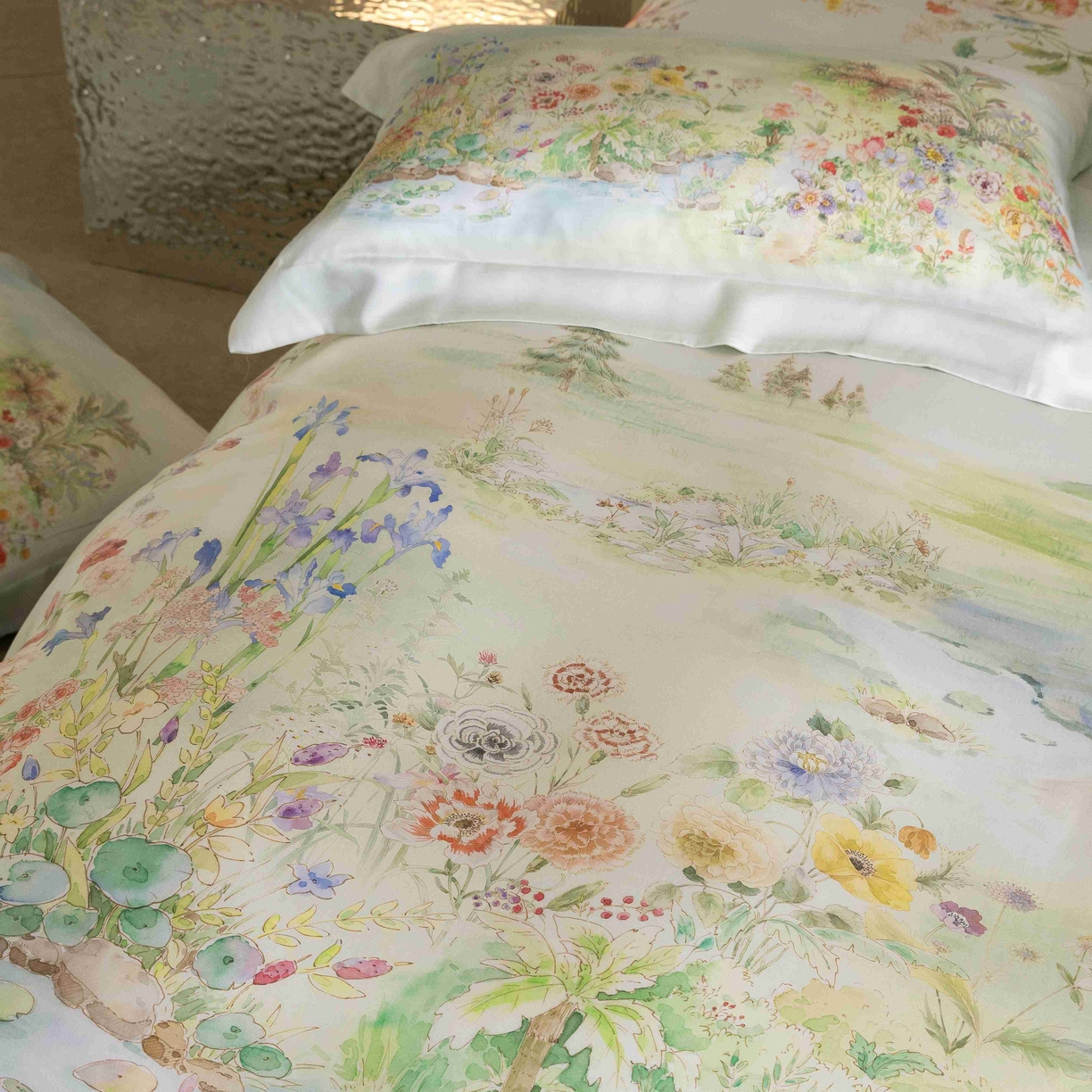 91家纺网 家纺一手货源 找家纺 佳汐蓝家纺 2026新款60天丝印花大版花四件套 夏怡花园 黄绿