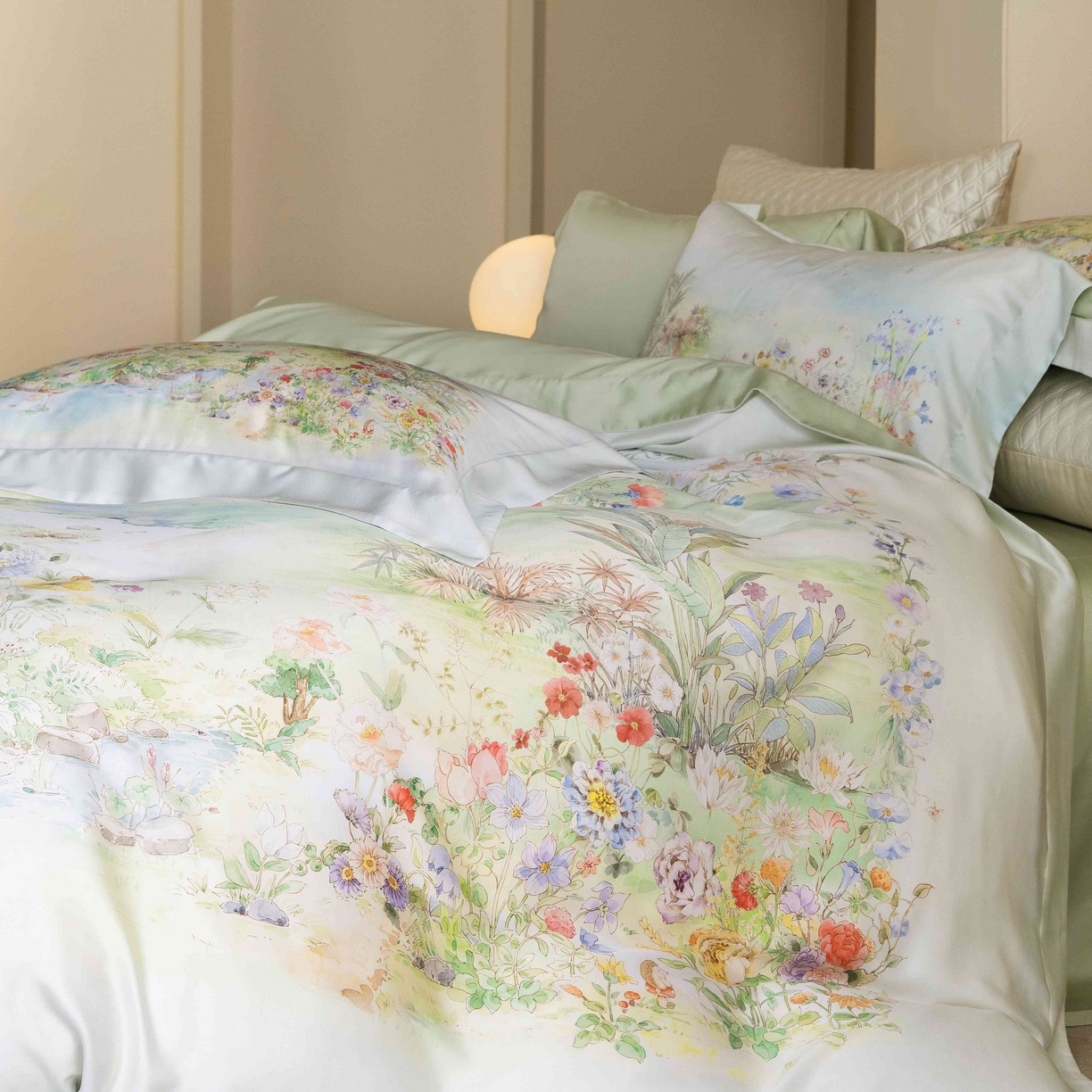 91家纺网 家纺一手货源 找家纺 佳汐蓝家纺 2026新款60天丝印花大版花四件套 夏怡花园 黄绿